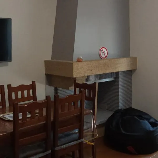 Agréable appartement de 80M2 dans Maison, hotel in Lourdes