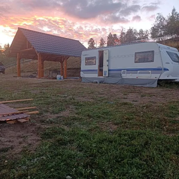 Csikykerti lakokocsi, hotel v destinaci Siculeni