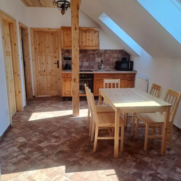 Pension Na Statku- Koňský apartmán, hotel v destinaci Malenitz