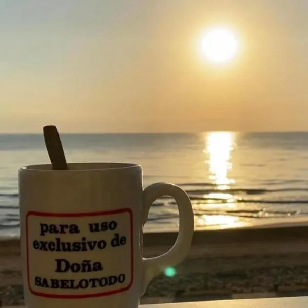 Garbí Beachfront Apartament - Primera línea con vistas al Mar Mediterraneo, hotel i Bellreguard