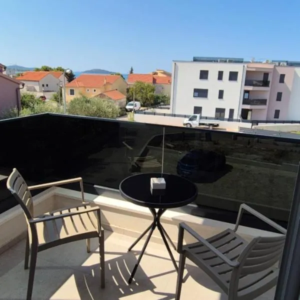 Adriatic Wave Residence, hôtel à Brodarica