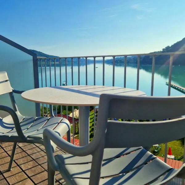 Beau Rivage, hotel v destinaci Charavines