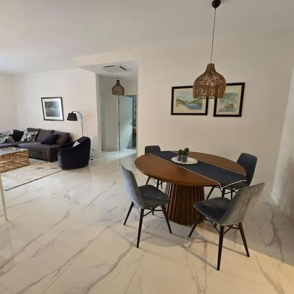 Faro home, hotel v destinaci Rafailovići