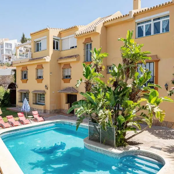 Casa Del Golf - 10 Minutes Walk, Hotel in Málaga