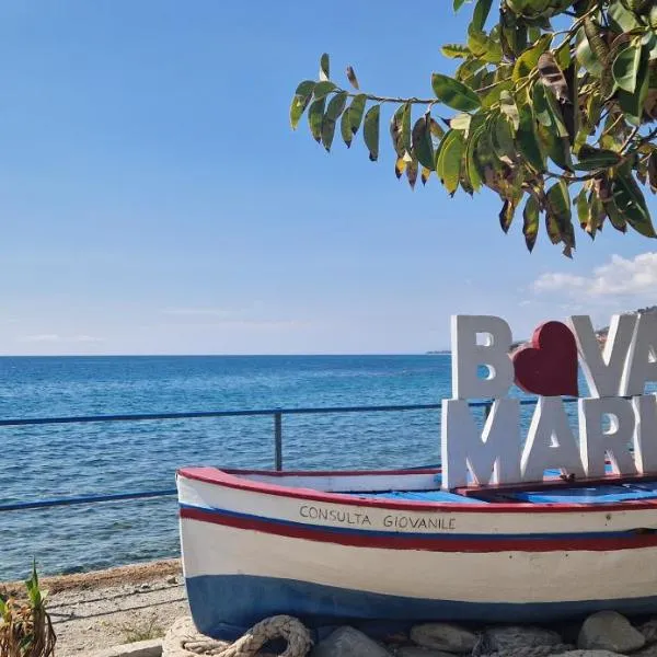 civico 44, hotel Bova Marinában