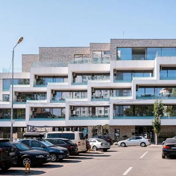 Amaris Aparthotel, Situat pe Faleza din Eforie Nord, La 2 Pași de Plajă, Apartamente Complet Utilate, hotel in Eforie Nord