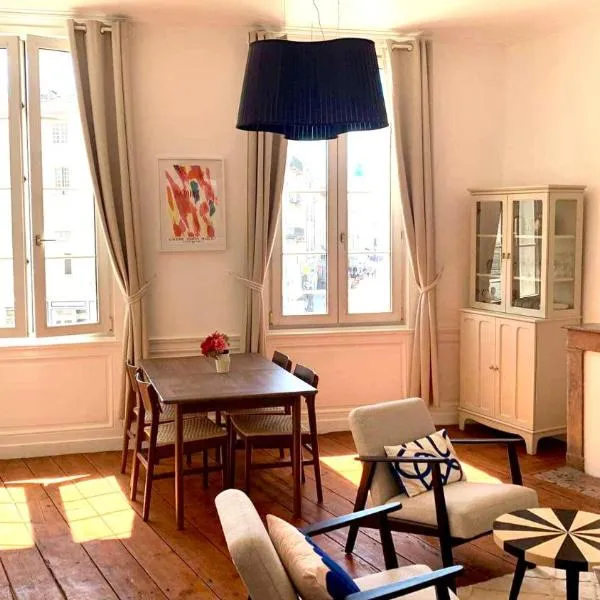 Exceptionnel Vieux Port 65m2 4-6 pers, wifi, patio, hotel en La Rochelle
