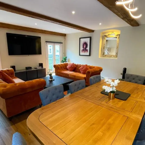 The Coach House - An exeptional 3 story house in the heart of the lanes with secure private parking, hotel v destinaci Brighton & Hove