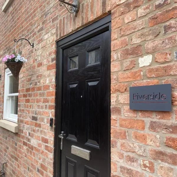 셀비에 위치한 호텔 Riverside