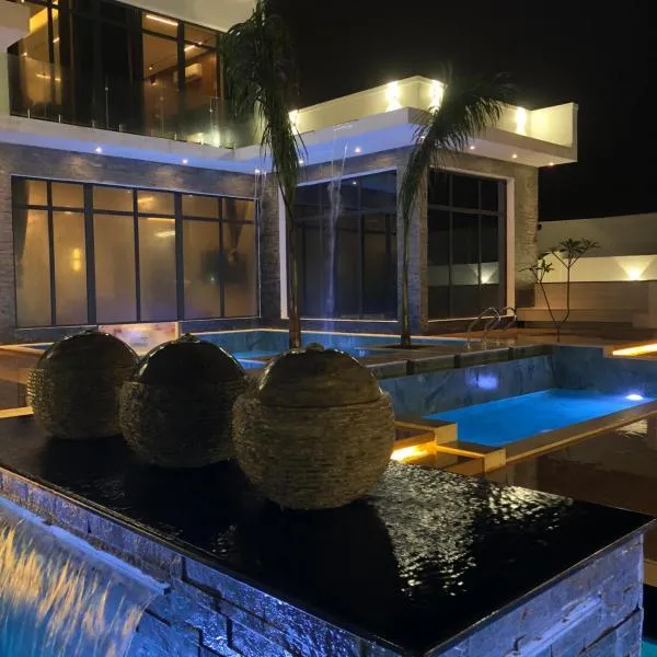 W Chalets, hotel in Salalah