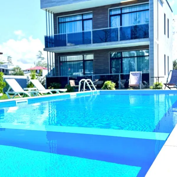 Apollo Plus Cottages, hotel di Ureki