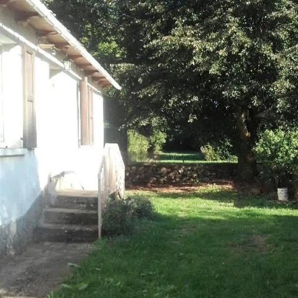 Gite Lacroix Barrez, hotel v destinaci Lacroix-Barrez