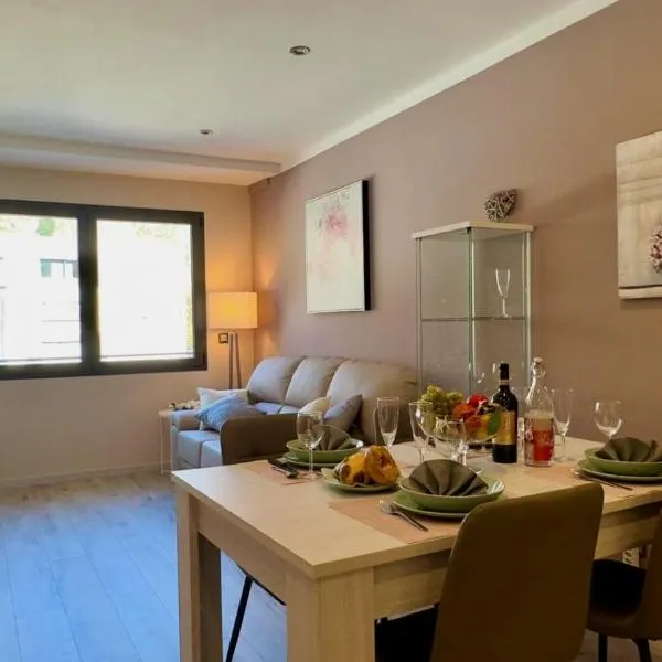 4 Seasons Apartment, hotel din Taverne