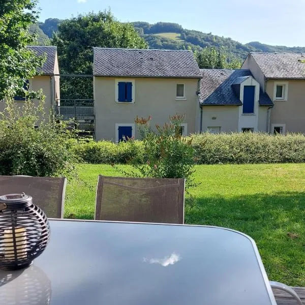 Chez Maïka et Etienne, hotel in Saint-Geniez-dʼOlt