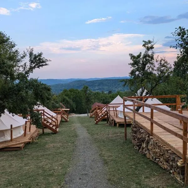 Vaideeni Glamping, hotel v destinaci Izvoru Rece