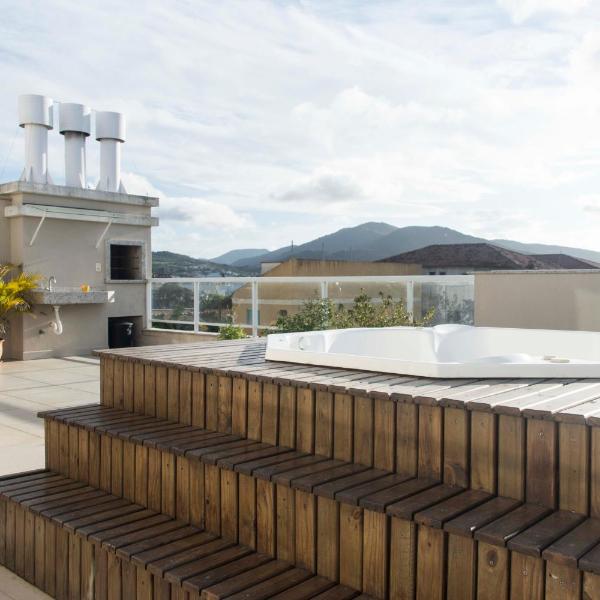 Cobertura no Centrinho dos Ingleses com Jacuzzi Privativa ING-010-1303