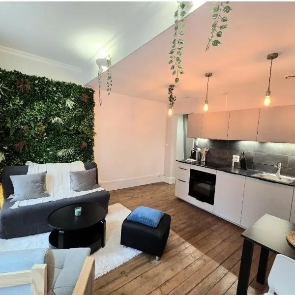 Bienvenue dans la Jungle, hotel in Dreux