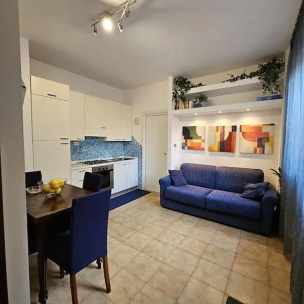 Bilocale a pochi passi dal mare, hotel v destinaci Giardini Naxos