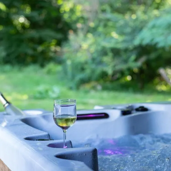 Villa Trianon Gîte 5 étoiles avec spa privé forêt Villandry, hotel v destinácii Villandry