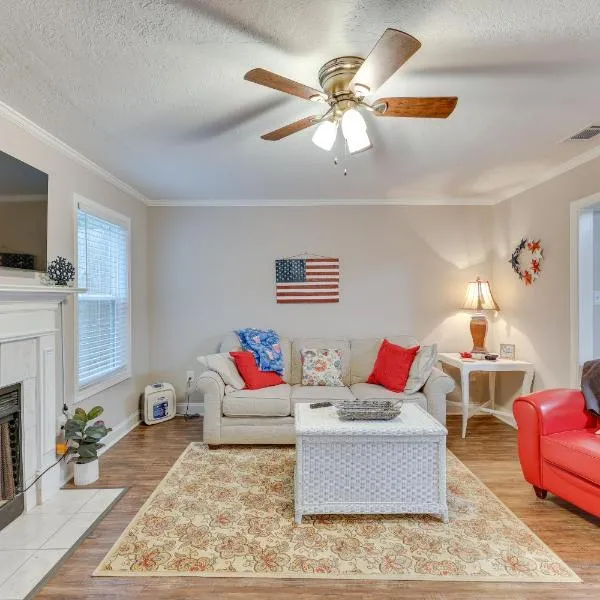 Quaint Augusta Townhome: 3 Mi to the Masters!, hotel em Augusta