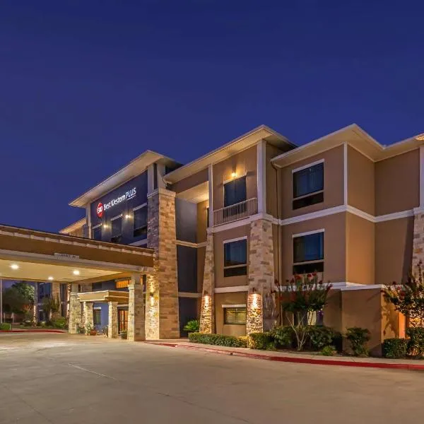 Best Western Plus Lytle Inn and Suites, hotel di Lytle