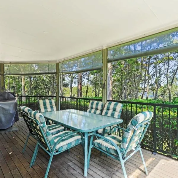 The Ideal Spot by Book Jervis Bay - Pet Friendly Waterfront with Retro Styling, hotel v destinácii Sanctuary Point
