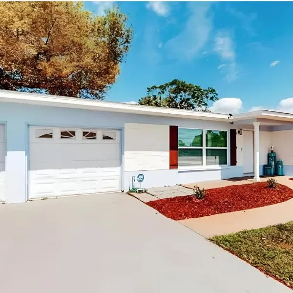 Spacious Clearwater Vacation House Pet Friendly Fire Pit Close to Beaches Parks Spa Ballparks Ruth Eckerd Hall, hotel v destinaci Clearwater