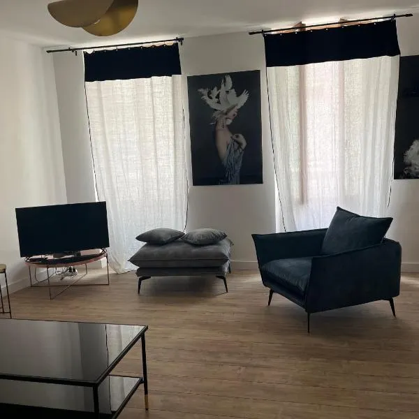 Bel appartement en plein cœur de Carpentras, hotel v destinaci Carpentras