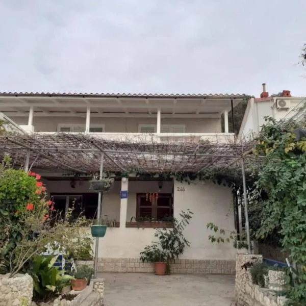 Guest House Green Corner Supetarska Draga, hotel v destinaci Supetarska Draga
