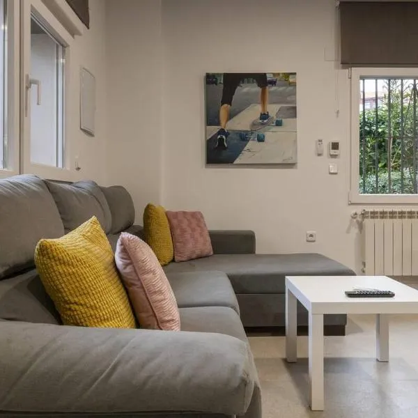 Apartamento Bronce by Clabao, hotel in Madrid