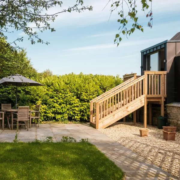 The Old Winery Cottage No2: Shepton Mallet şehrinde bir otel