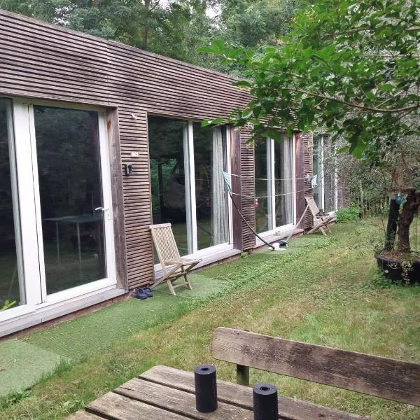 Lake Harelbeke, hotel di Harelbeke