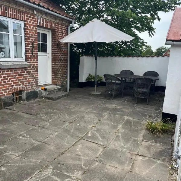 Roligt Landhus, hotel v destinaci Vrå