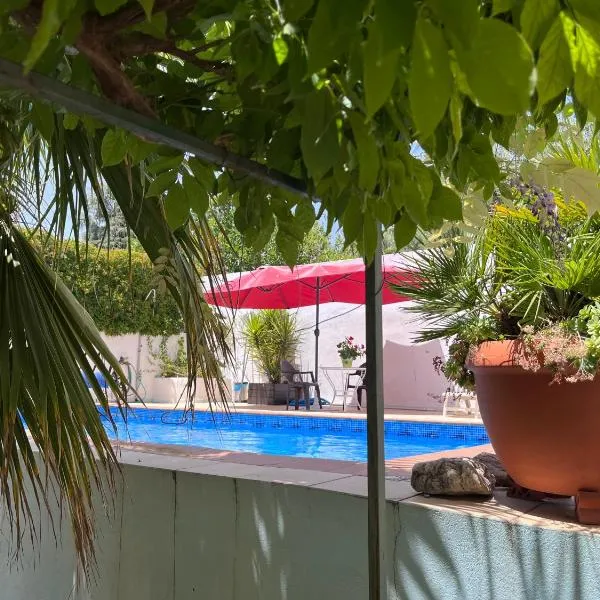 LOFT Huetor Santillan, hotel v destinaci Huétor Santillán