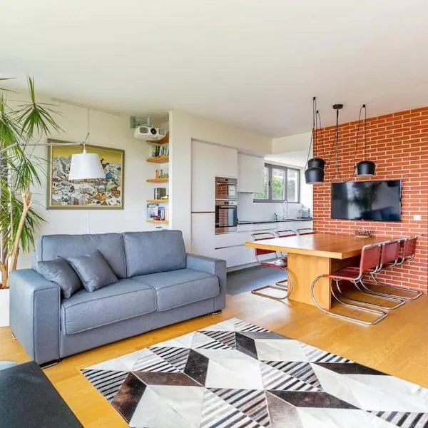 Comfortion Mirage - appartement de luxe avec vue sur la Tour Eiffel et Paris, Hotel in Saint-Cloud