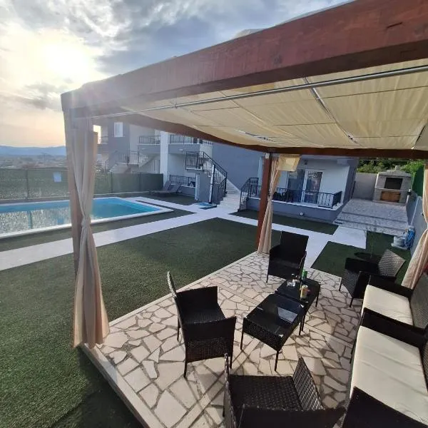 Casa Blanca, hotel v destinaci Kaštel Sućurac