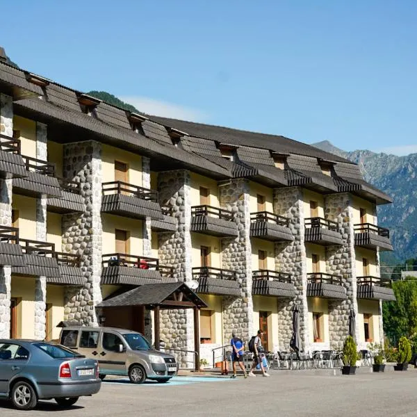 Snö Hotel Bielsa, hotel v destinaci Bielsa