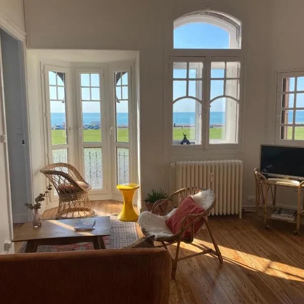 L'écume des jours VUE MER, hotel in Dieppe