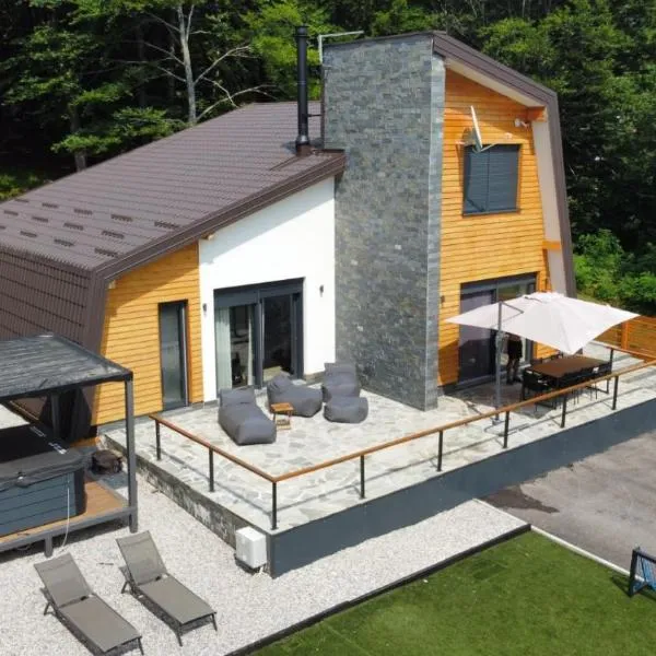 Oak House, hotel in Brušane