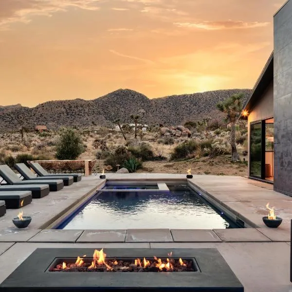 Amaru Muru - Luxury Retreat with Pool/Hot Tub/Yoga, hotel v destinaci Joshua Tree
