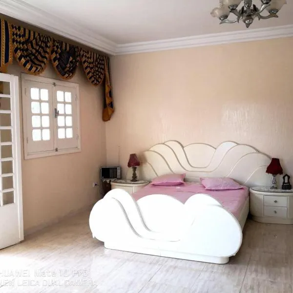 Apartment close to the beach, hotel v destinaci Bizerte