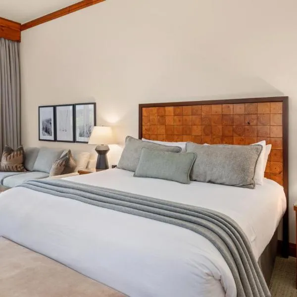 343 Studio Spruce Peak Lodge at Stowe Mt Resort Sleeps 4, hotelli kohteessa Stowe