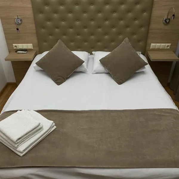 Hotel Varios โรงแรมในบาทูมิ
