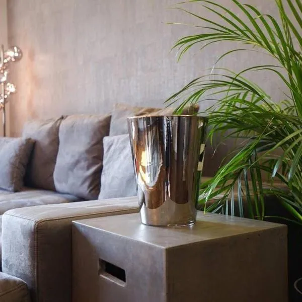 Stunning High-End 2 Bedroom condo near City Center, hotel ve Vídni