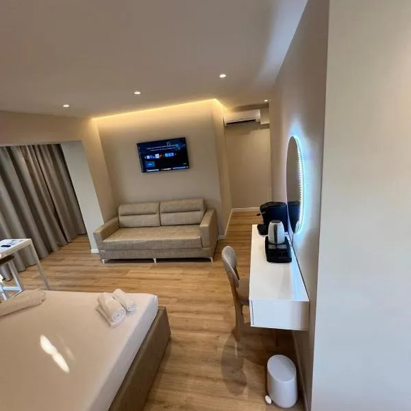 Charles City Center, hotel v destinaci Tirana