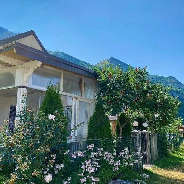Lola Guest House, hotel a Vusanje