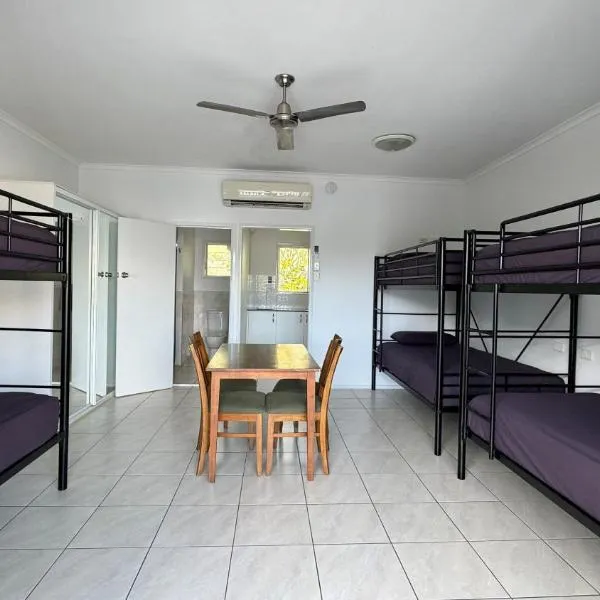 Accom KC's, hotel in Airlie Beach