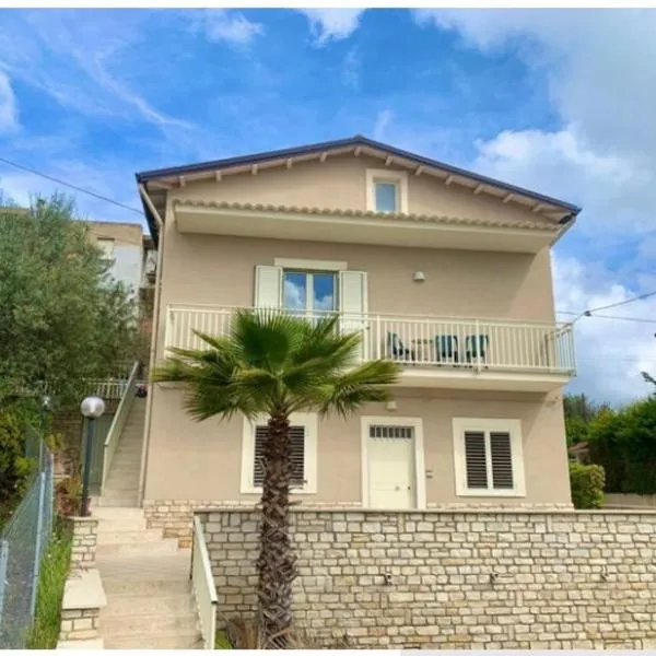 Villa Annunziata, hotel Aragonában