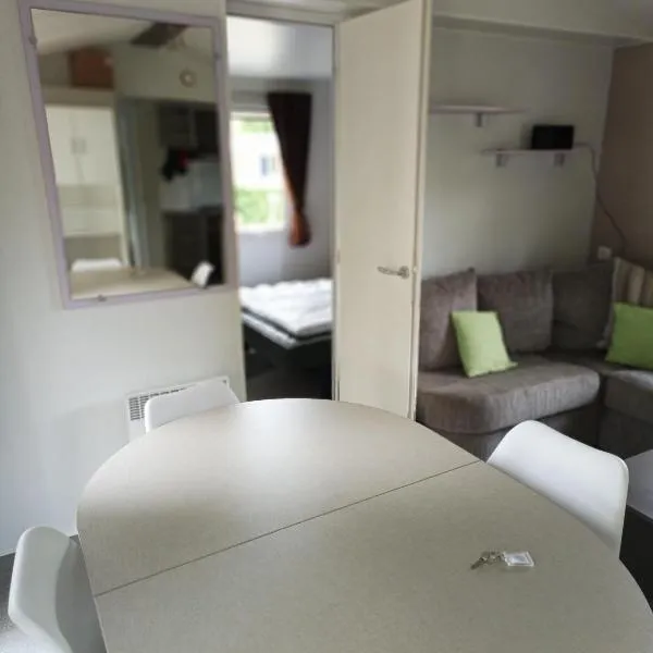 Mobil-home INTUITION 8P, hôtel à Saint-Jean-de-Monts