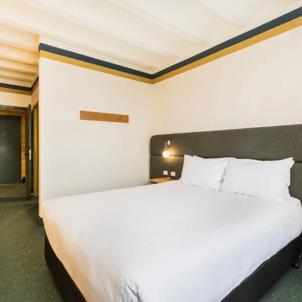 Statesman Hotel, hotel v destinaci Canberra